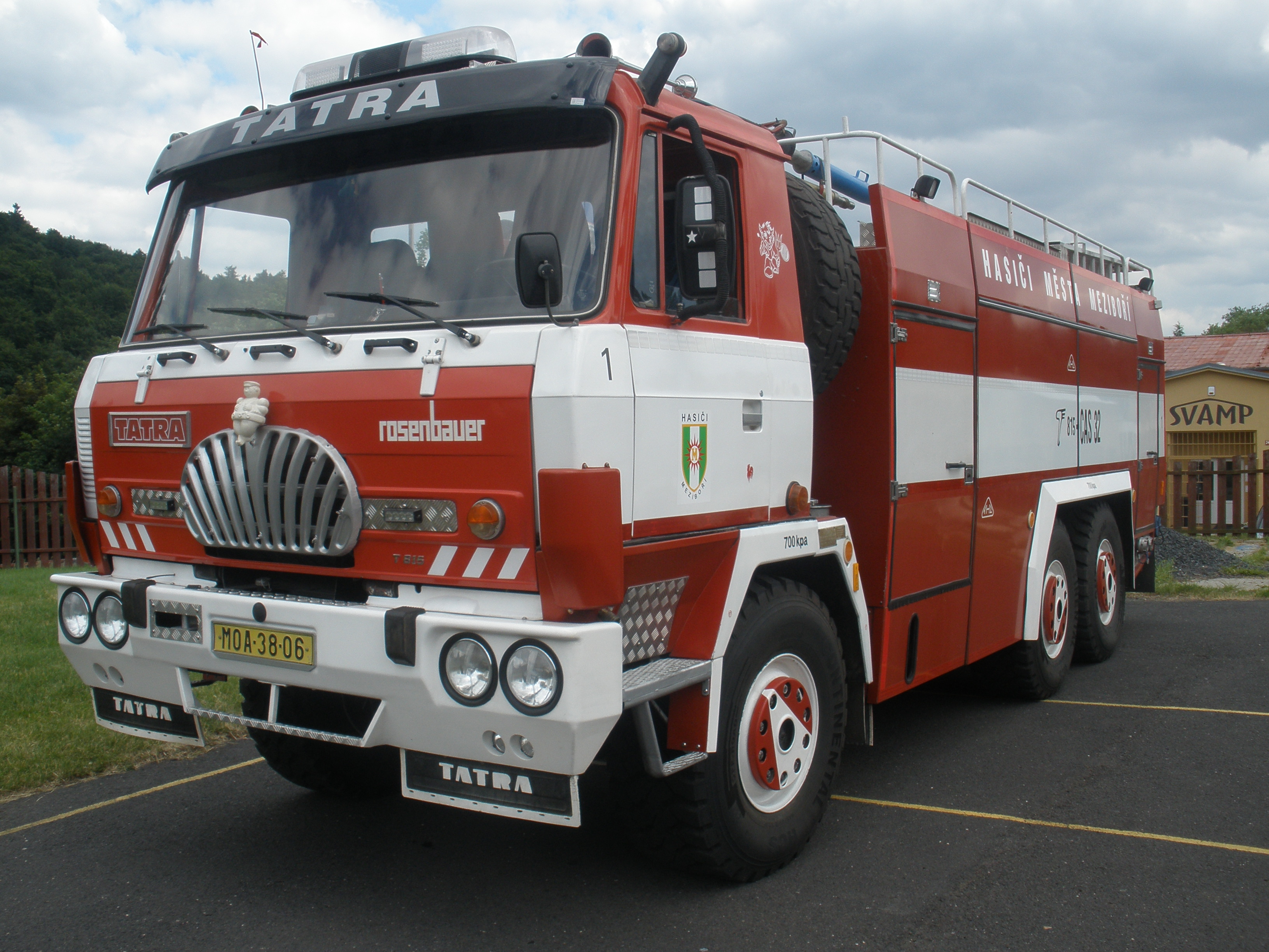 Tatra T 815